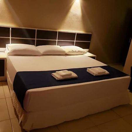 Hotel Llamosas Ciudad del Este Ngoại thất bức ảnh